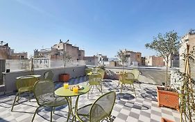 Explore Athens From An Uber-Central Studio!